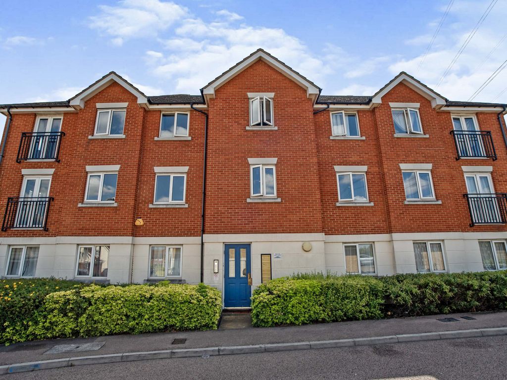 3 bed flat for sale in Grenville Road, Chafford Hundred, Grays, Essex