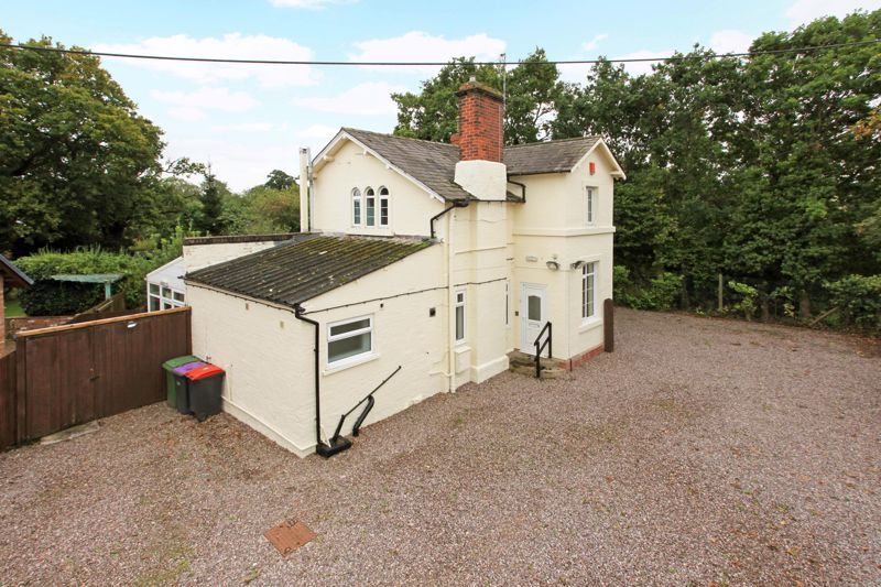 4 bed detached house for sale in Station Road, Admaston, Telford TF5, £