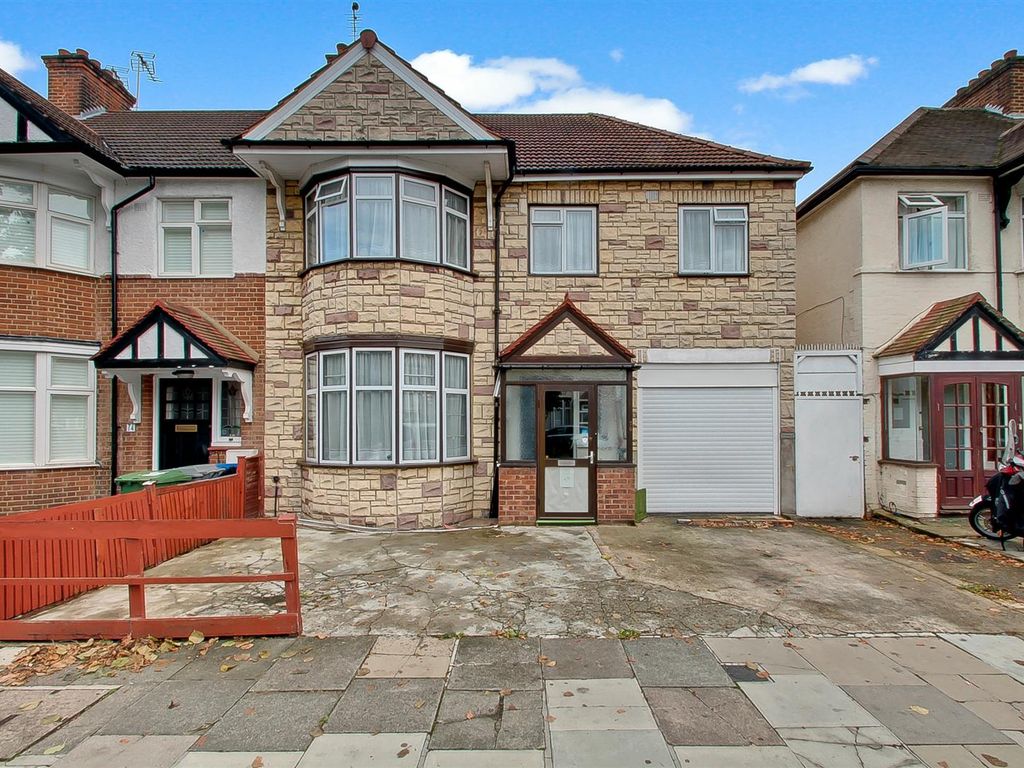 Leigh Gardens, London NW10  