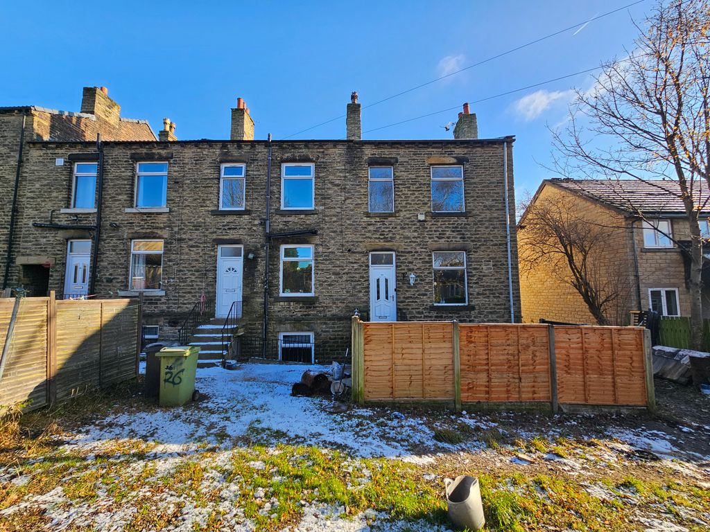 3 bed end terrace house to rent in Batley Road, Heckmondwike WF16, £795 pcm Zoopla