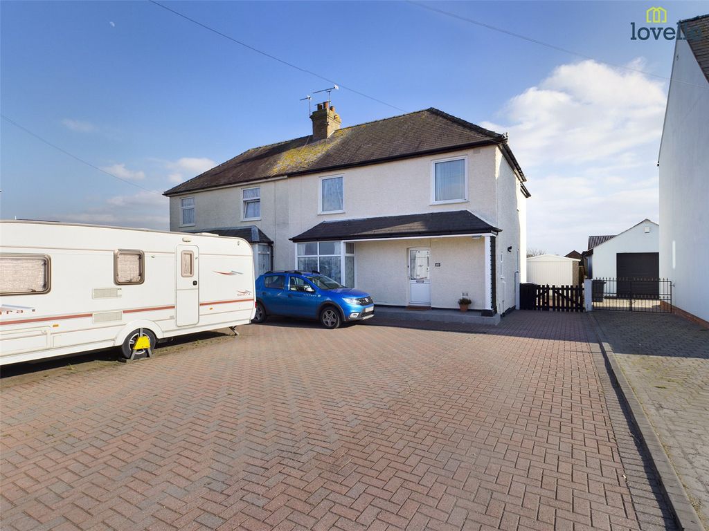 4 bed semidetached house for sale in Wragby Road East, North Greetwell