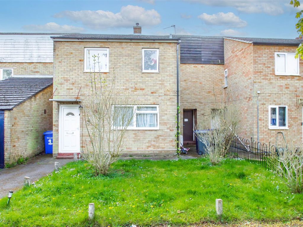 3 bed end terrace house for sale in Glamis Close, Haverhill CB9, £