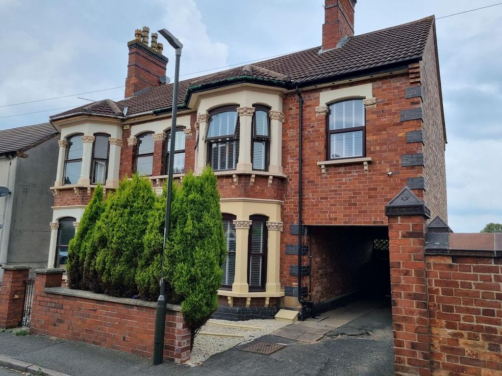 4 bed semidetached house for sale in Regent Street, Church Gresley