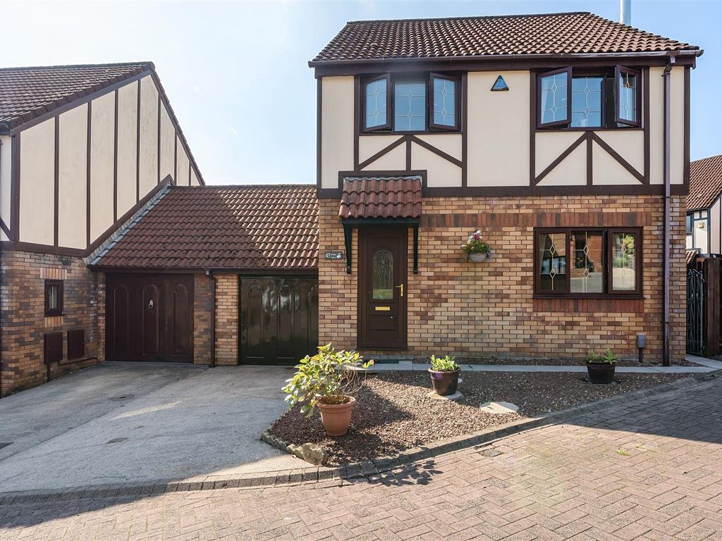 3 bed link detached house for sale in Gelli Aur, Treboeth, Swansea SA5