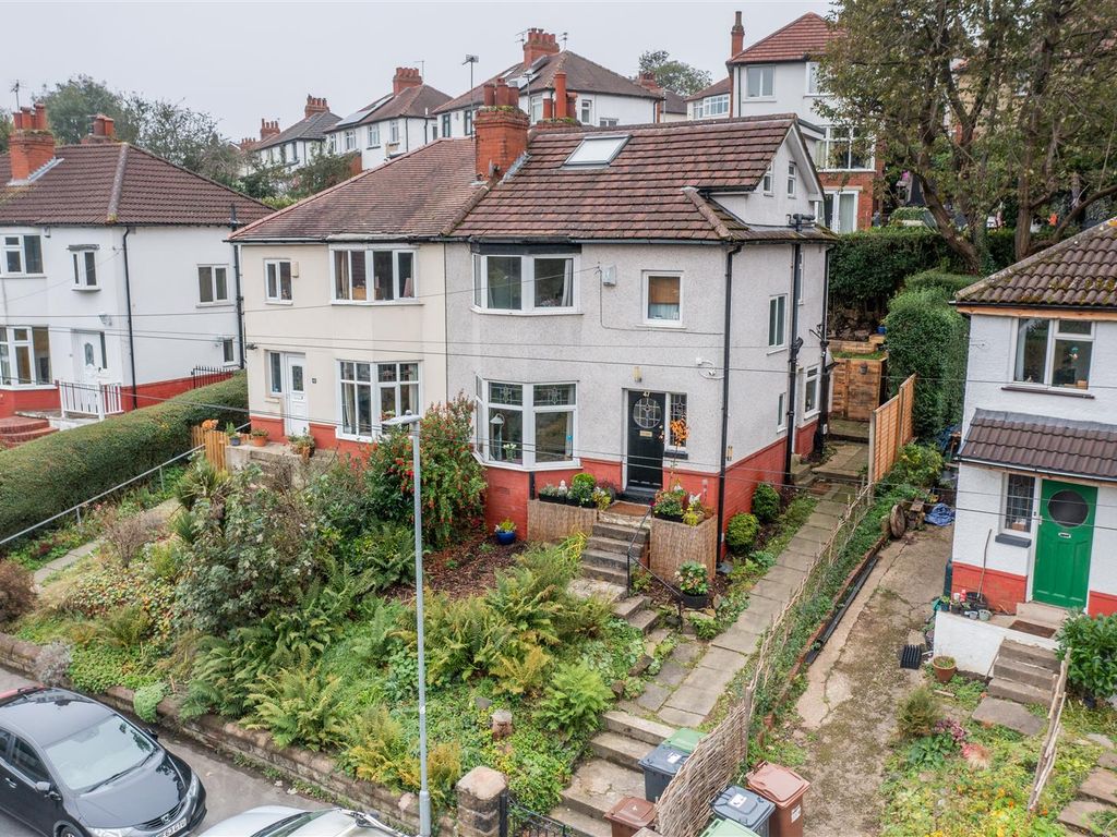 4 bed semidetached house for sale in Roundhay Grove, Chapel Allerton