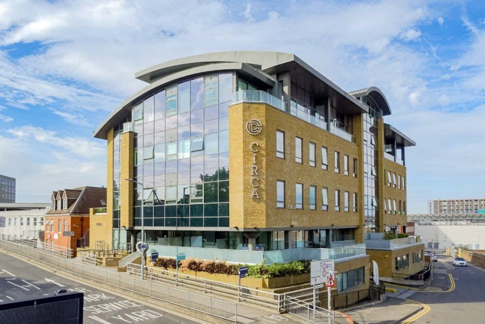 1 bed flat for sale in The Ring, Bracknell, Berkshire RG12, £220,000