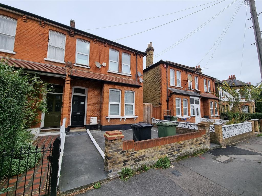 Studio to rent in Kingsmead Road, London SW2 Zoopla