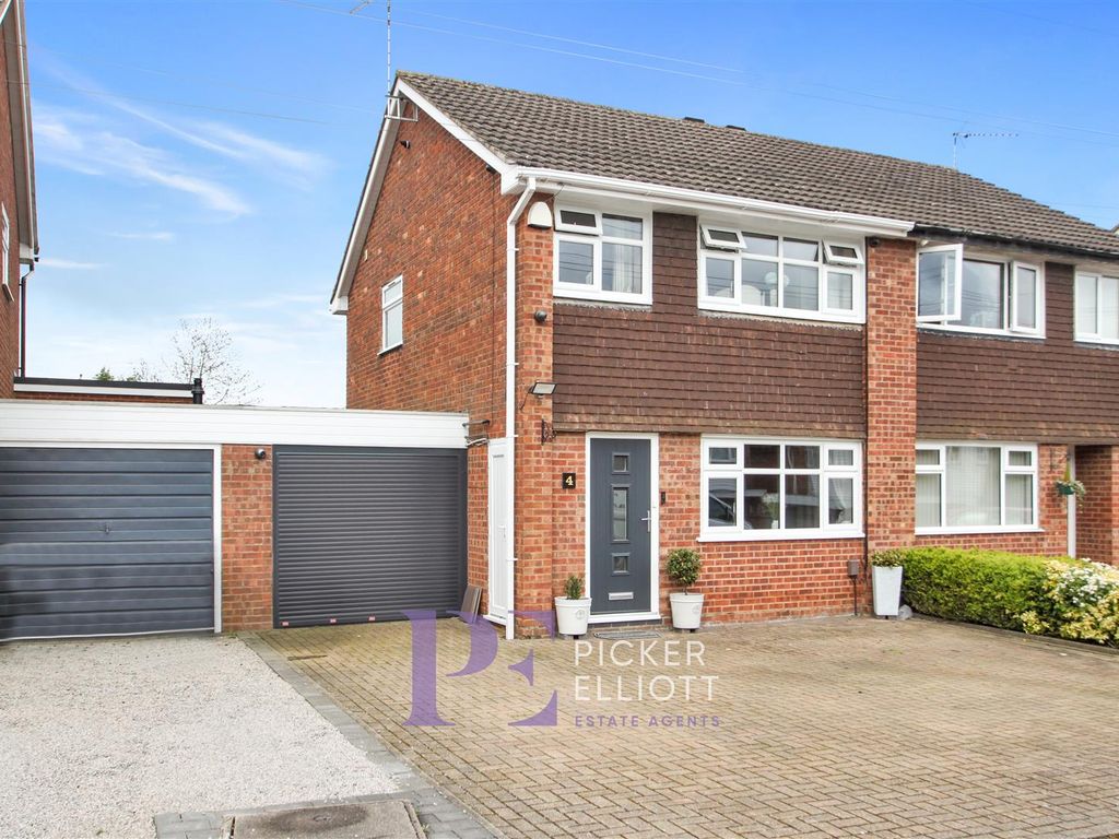 3 bed semidetached house for sale in Darwin Close, Hinckley LE10, £