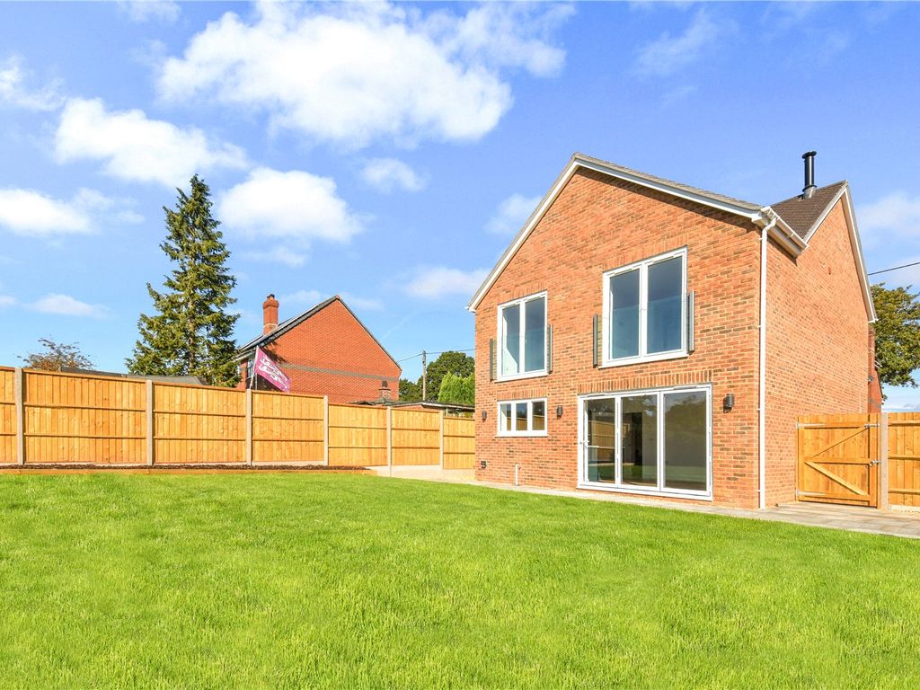 New home, 3 bed detached house for sale in Ashford Hill, Thatcham