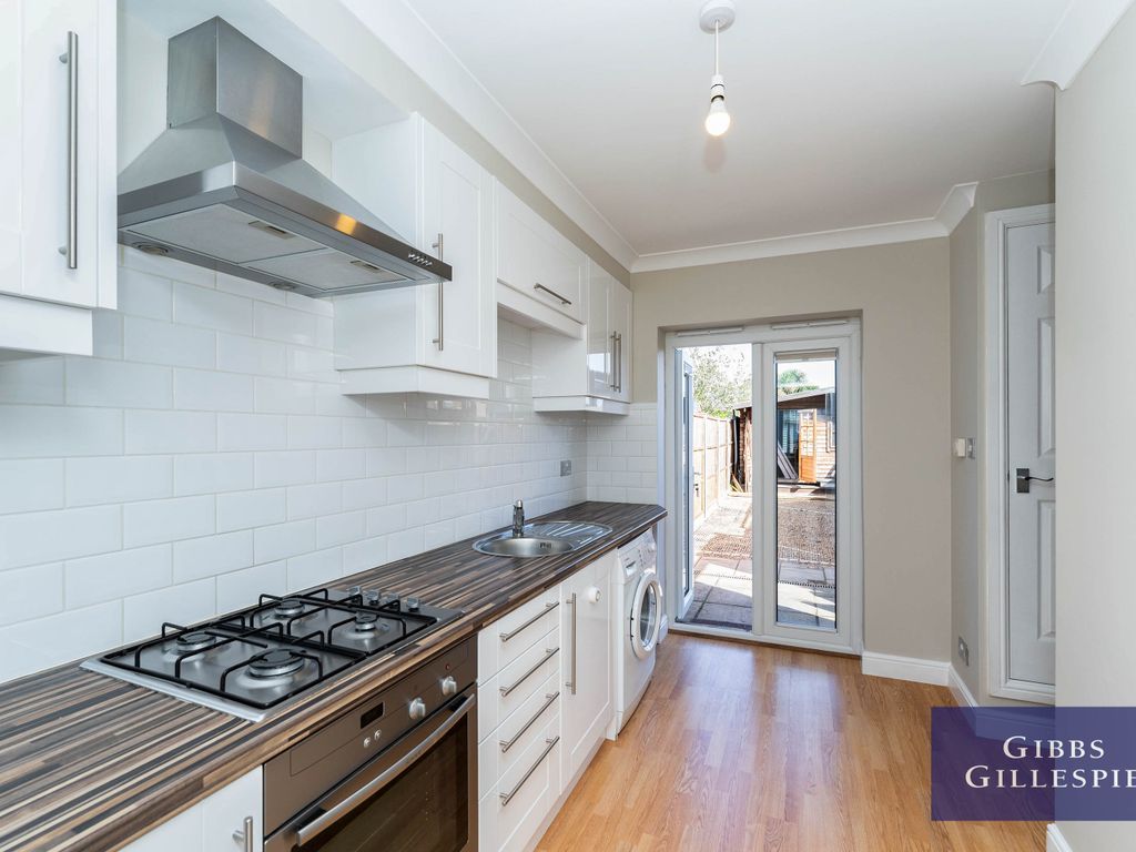 2 bed property to rent in Chudleigh Way, Ruislip Manor, Ruislip HA4, £