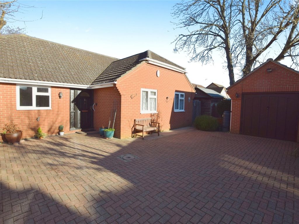 3 bed bungalow for sale in Mill Grange, Mill Road, BurnhamOnCrouch