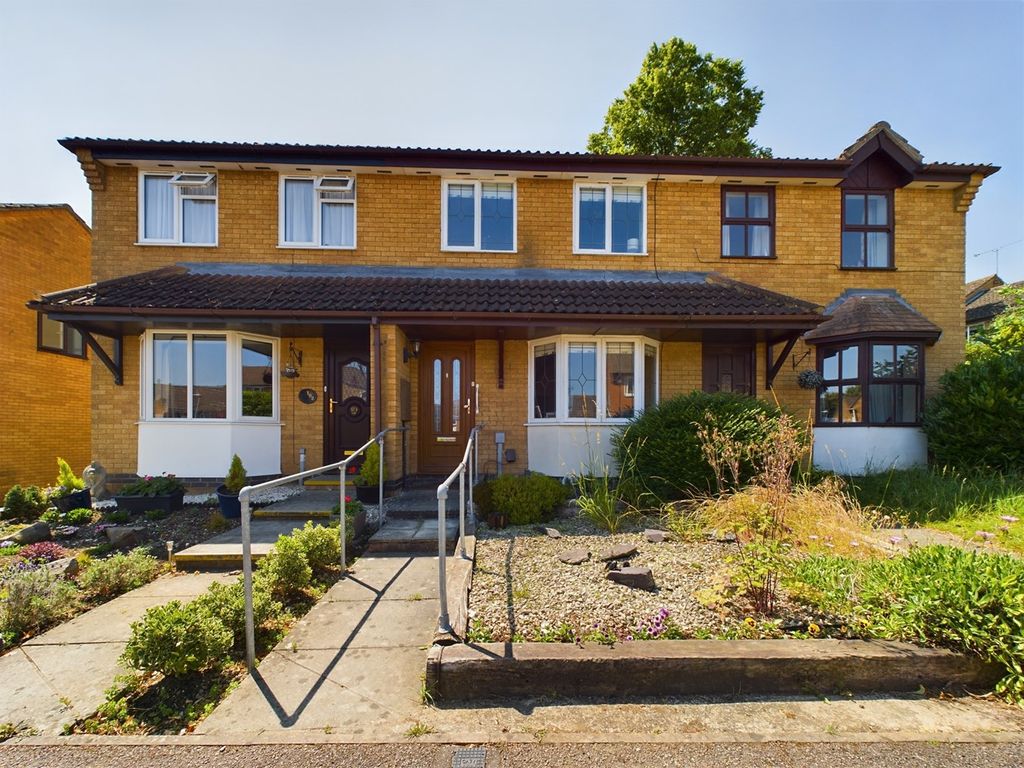 3 bed terraced house for sale in Symonds Road, Hitchin SG5 Zoopla