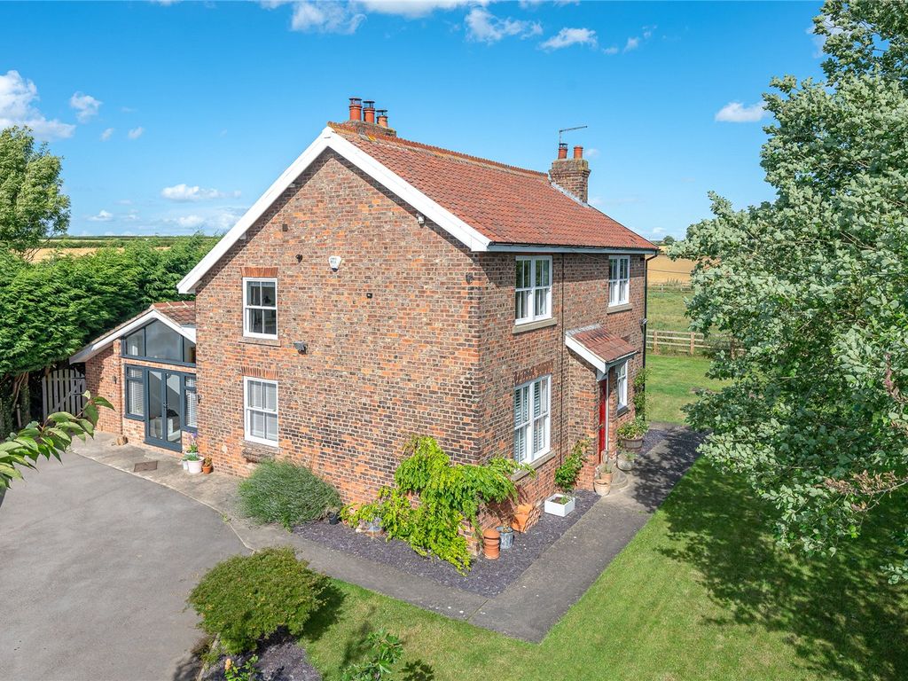 4 bed detached house for sale in Princess Corner, Clockhill Field Lane
