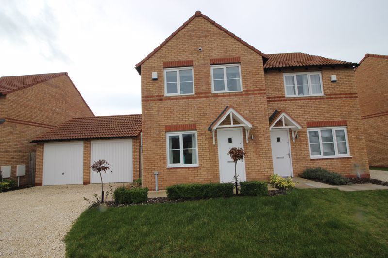 3 bed semidetached house to rent in Sleepers Close, New Ollerton