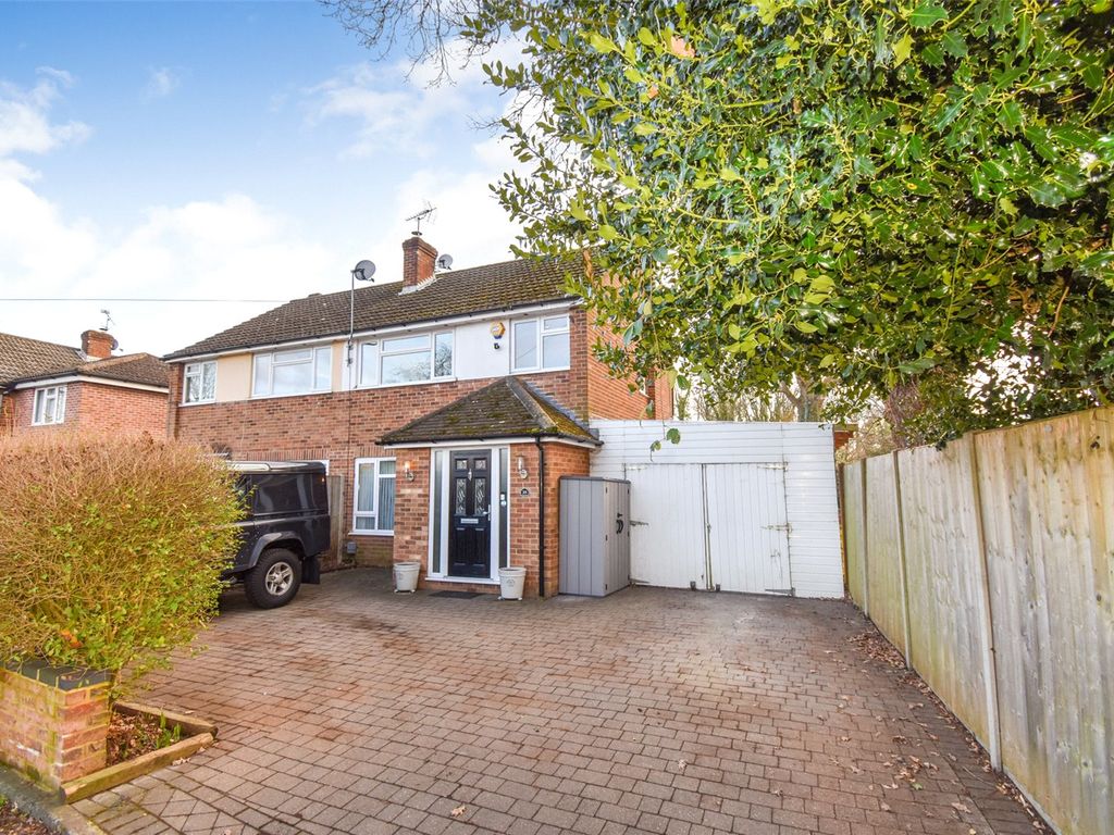 3 bed semidetached house for sale in Field Way, Aldershot, Hampshire