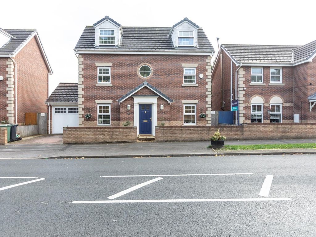 5 bed detached house for sale in Queen Street, Great Preston, Leeds