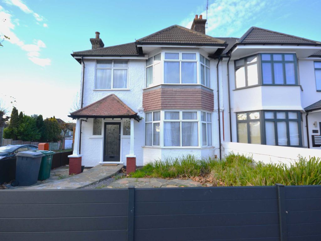 4 bed property to rent in Station Road, London NW4, £3,500 pcm Zoopla