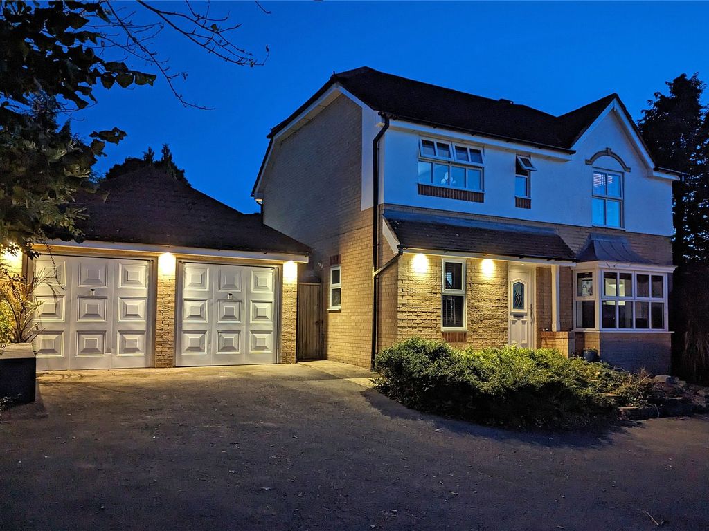 4 bed detached house for sale in Chilton Ridge, Hatch Warren