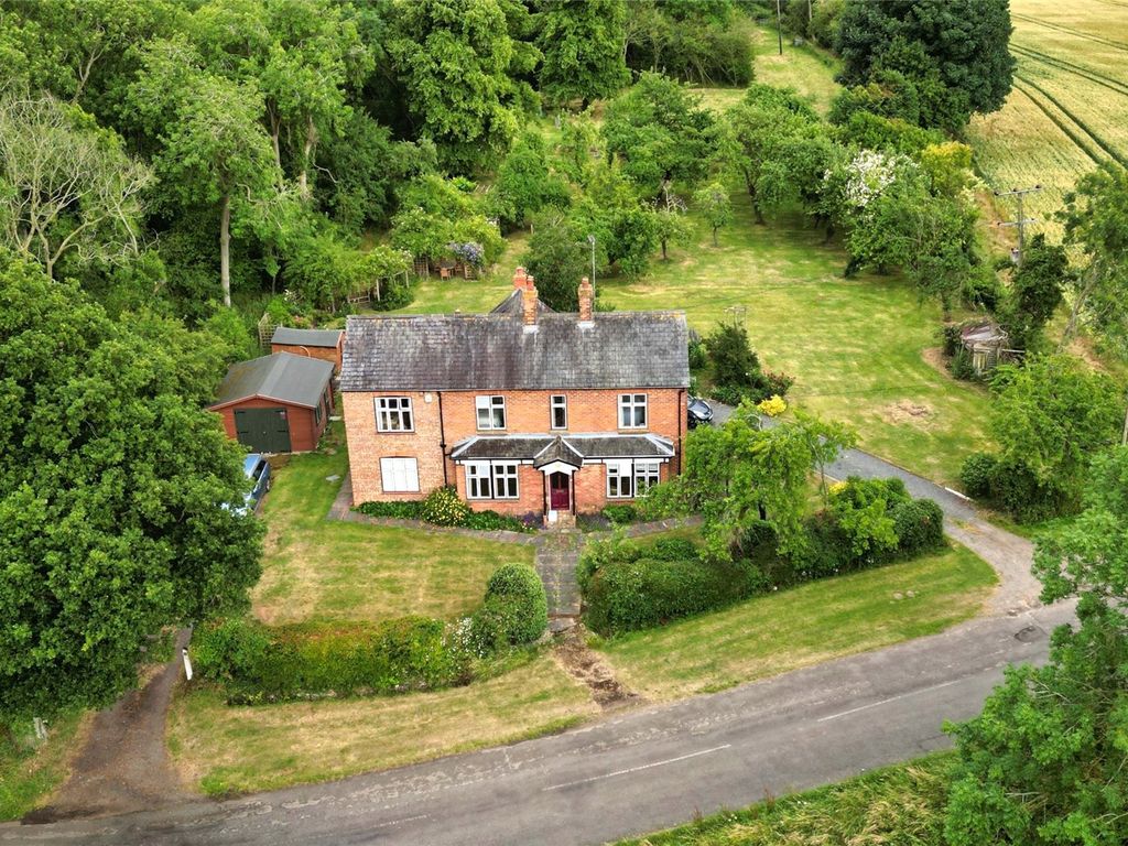 6 bed detached house for sale in Carlton Road, Felmersham, Bedford MK43