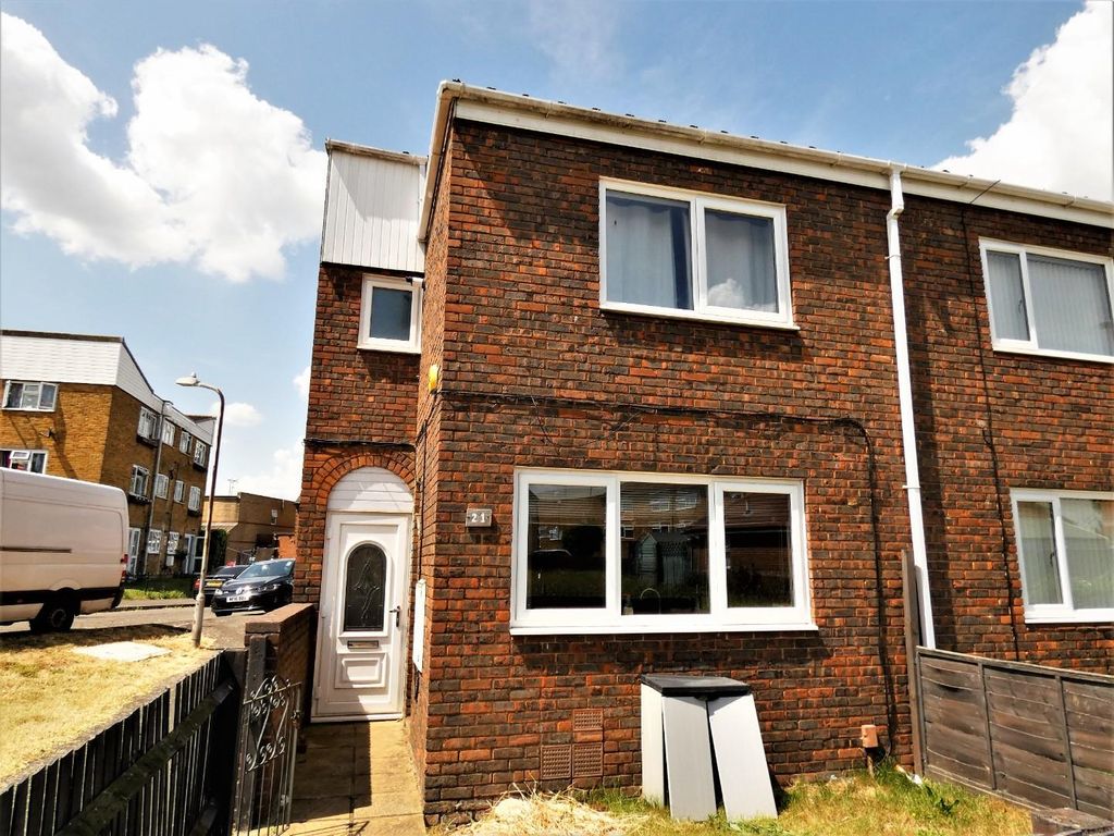 3 bed end terrace house for sale in Wycliffe Row, Northfleet, Gravesend DA11 Zoopla