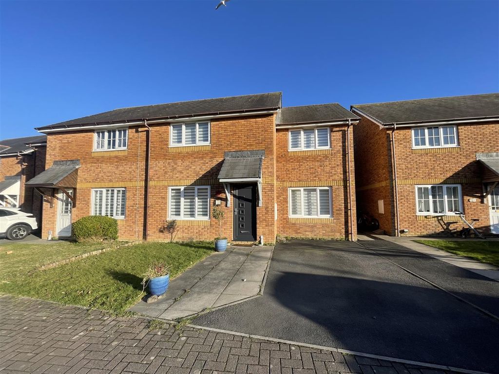 3 bed property for sale in Clos Ceitho, Llanbadarn Fawr, Aberystwyth SY23, £310,000 Zoopla