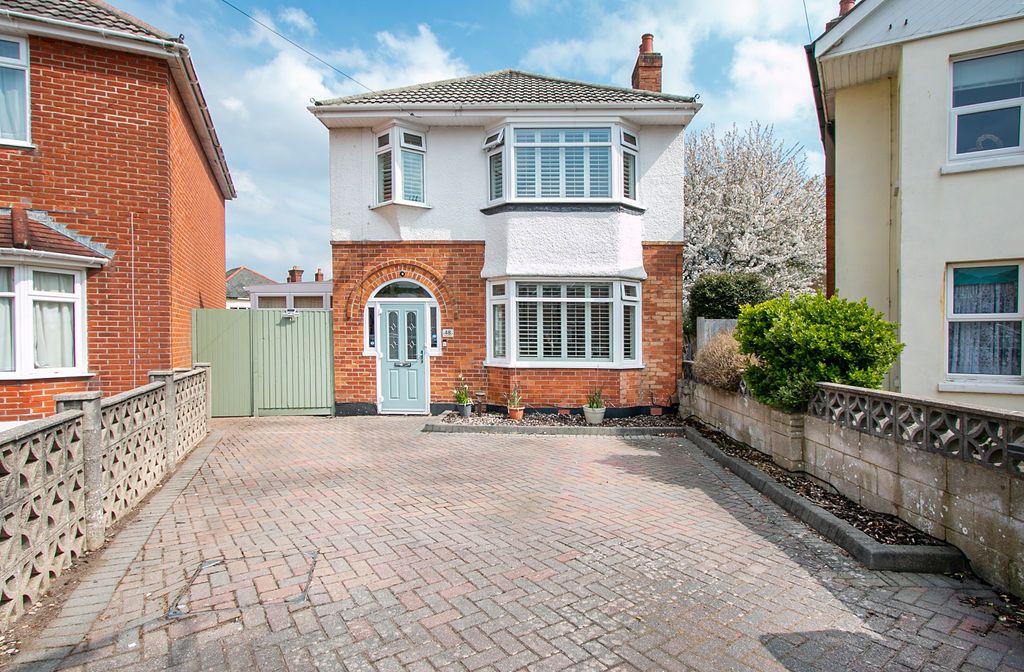 3 bed detached house for sale in Hillbrow Road, Southbourne BH6 Zoopla