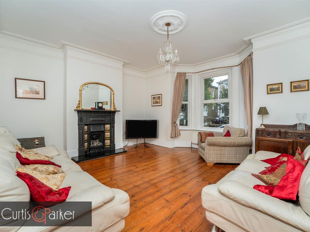 2 bed flat for sale in Argyle Road, Ealing, London W13, £699,995 Zoopla