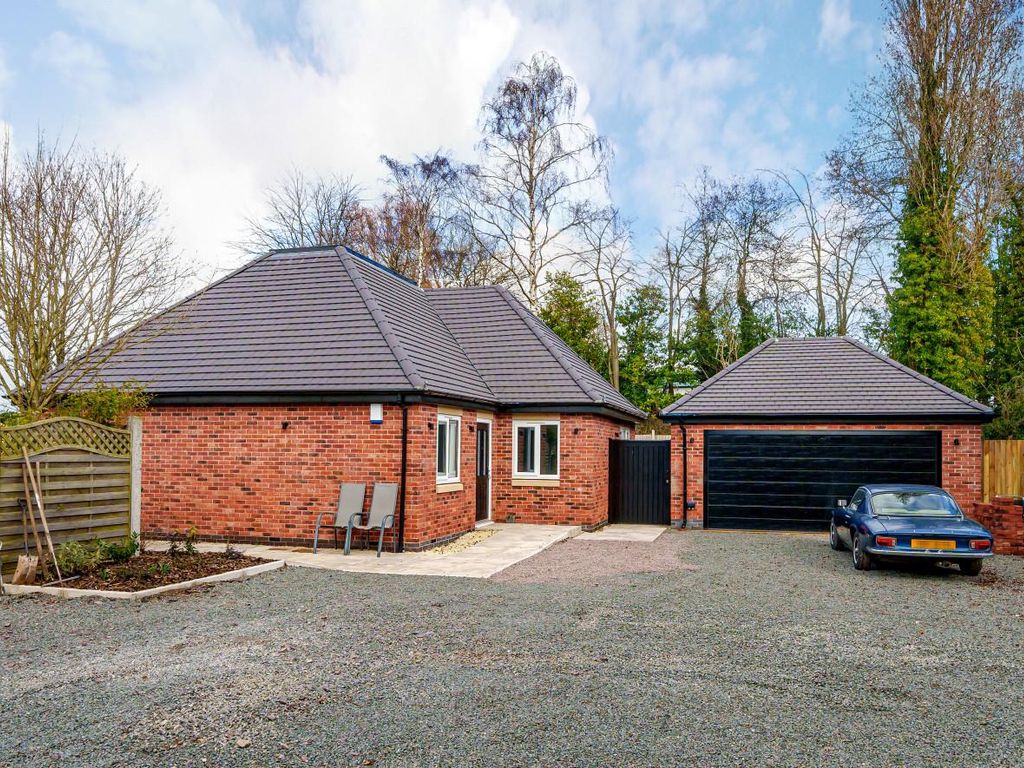 3 bed detached bungalow for sale in Bulkington Road, Shilton, Coventry