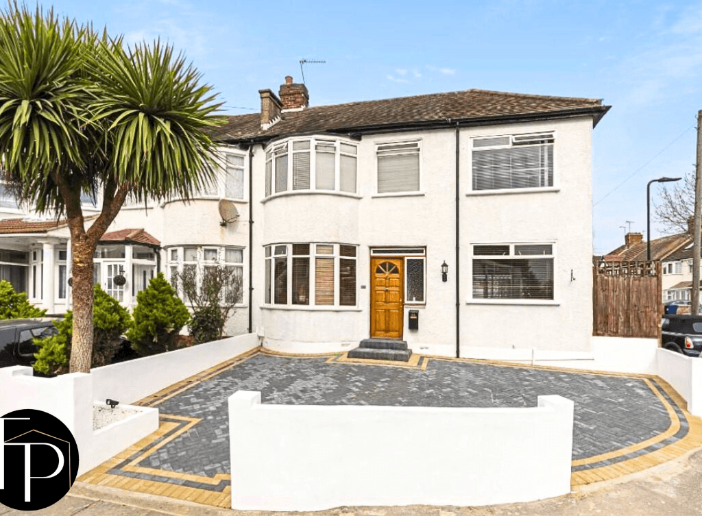 3 bed end terrace house for sale in Westbury Avenue, Southall UB1, £