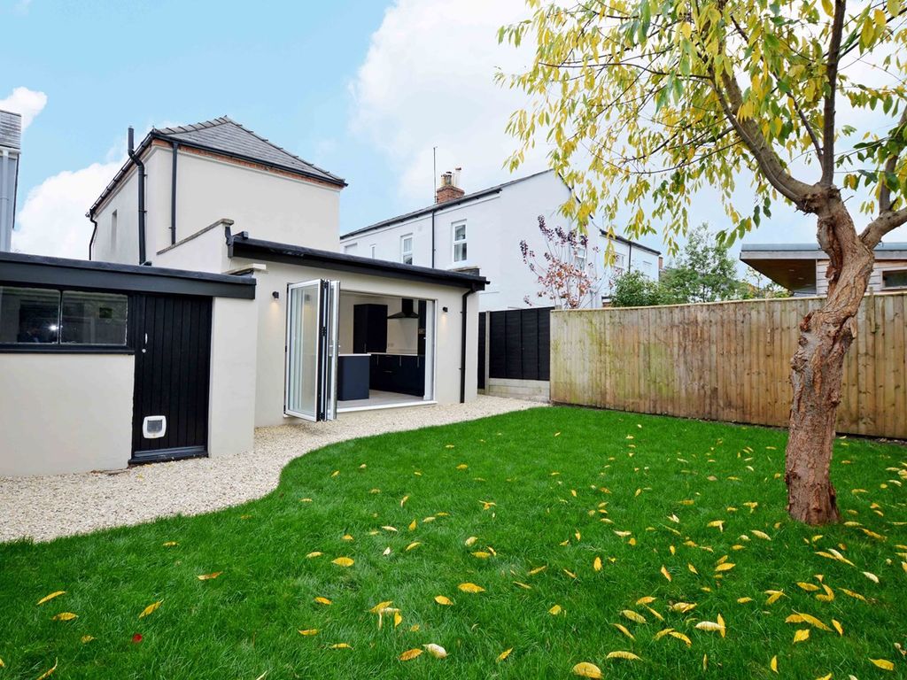 Fairview Street, Cheltenham GL52  