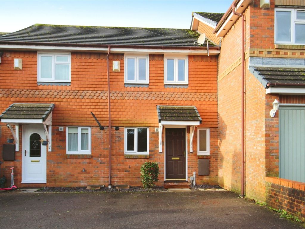 2 bed terraced house to rent in Altona Gardens, Andover, Hampshire SP10