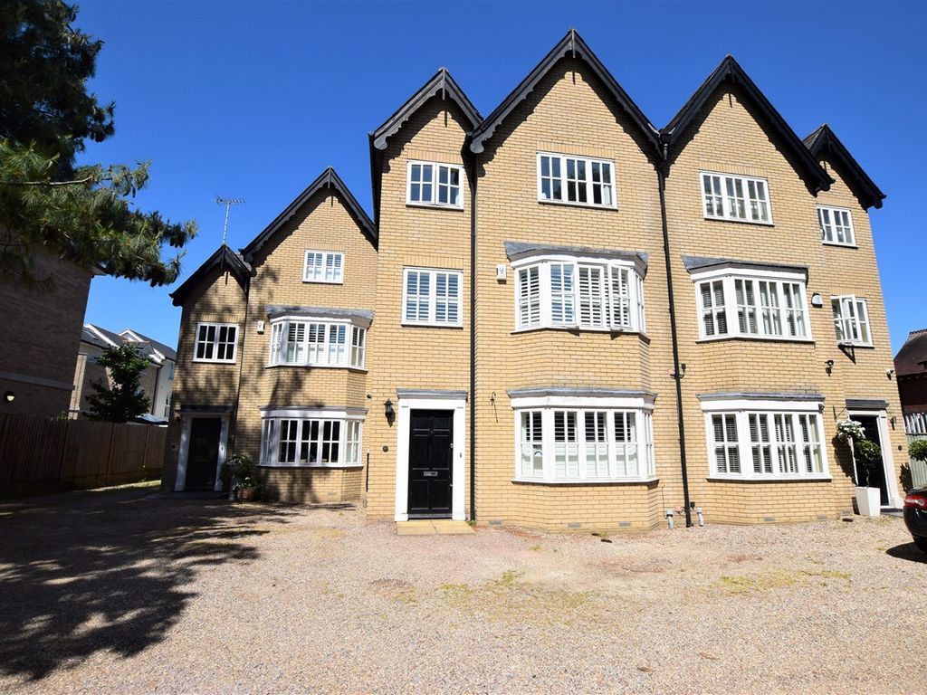 4 bed property for sale in New London Road, Chelmsford CM2 Zoopla