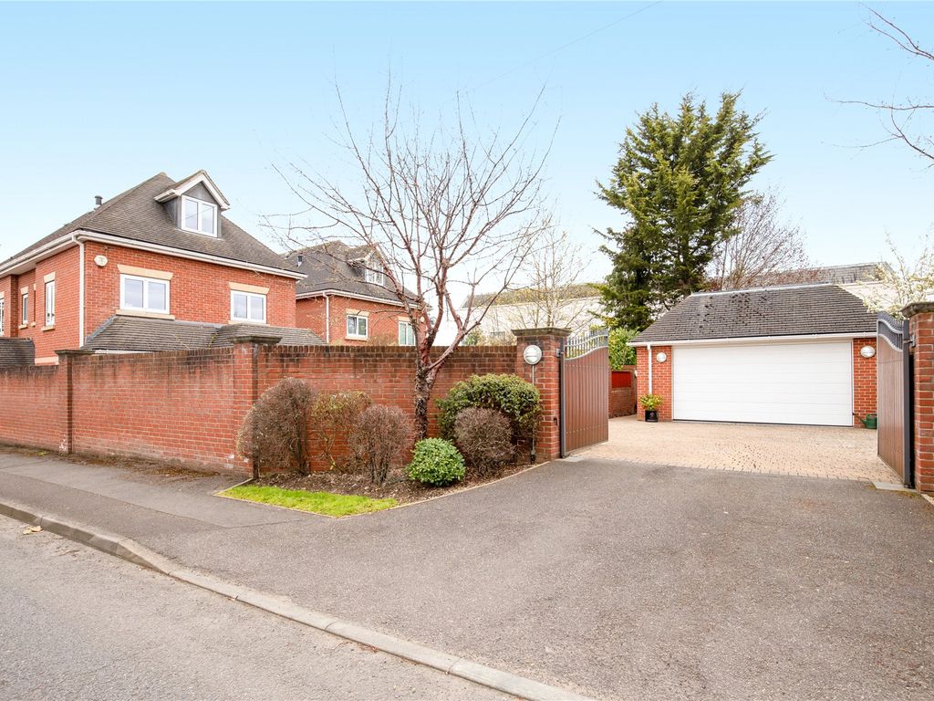 5 bed detached house for sale in Harvest Hill Road, Maidenhead
