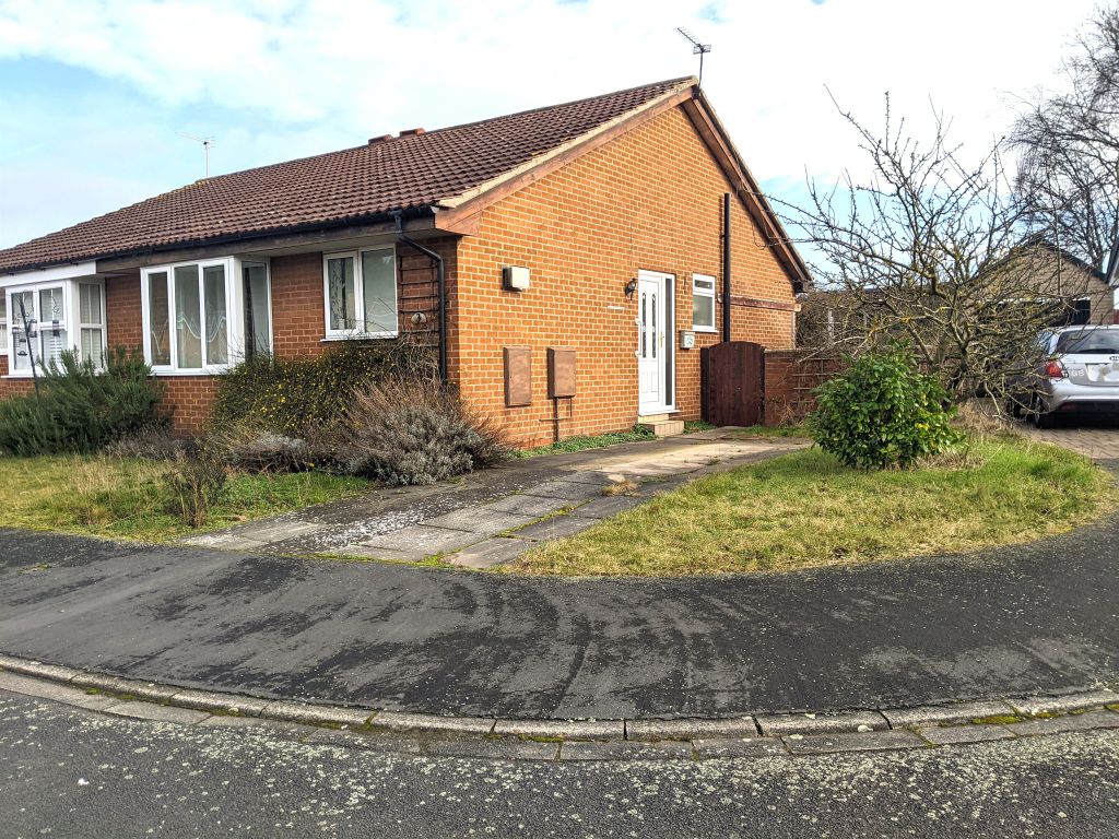2 bed semidetached bungalow for sale in Poplar Close, Branton