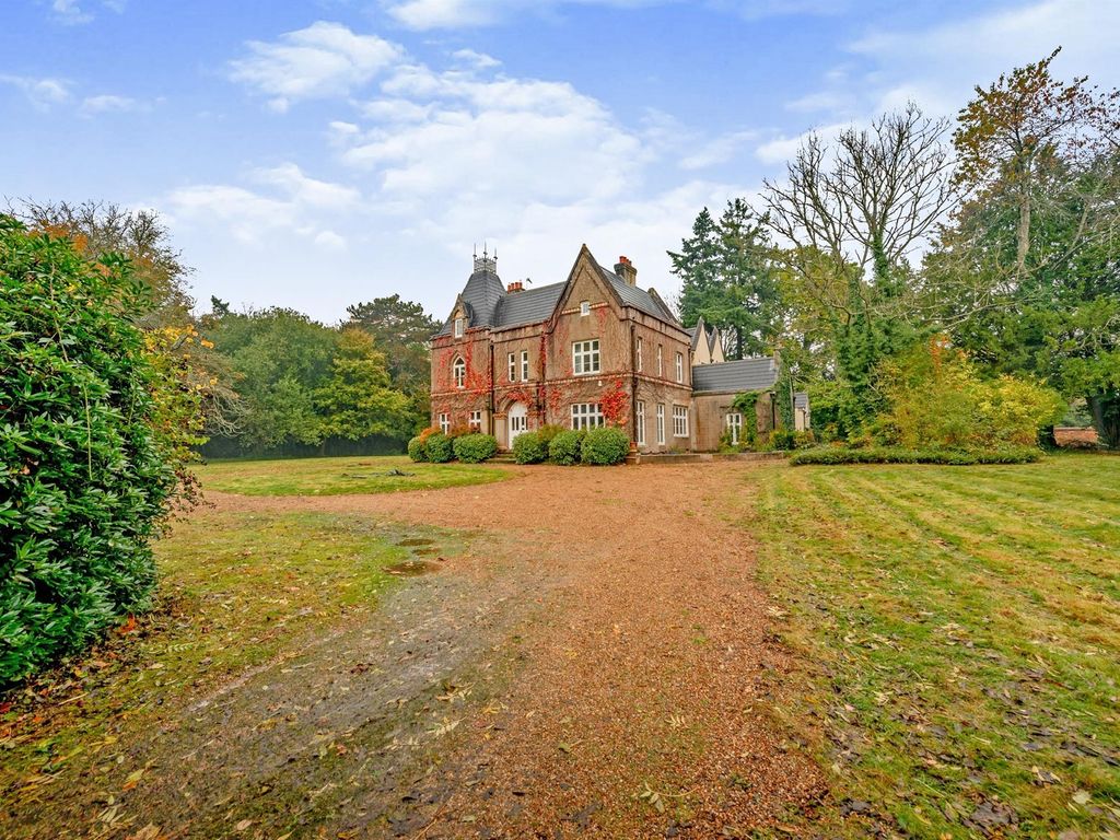 7 bed detached house for sale in Church Road, Burstow, Horley RH6 Zoopla