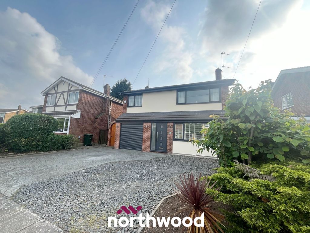 4 bed detached house for sale in Sandrock Drive, Bessacarr, Doncaster