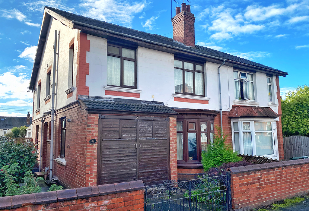 4 bed semidetached house for sale in Bainbridge Road, Balby, Doncaster