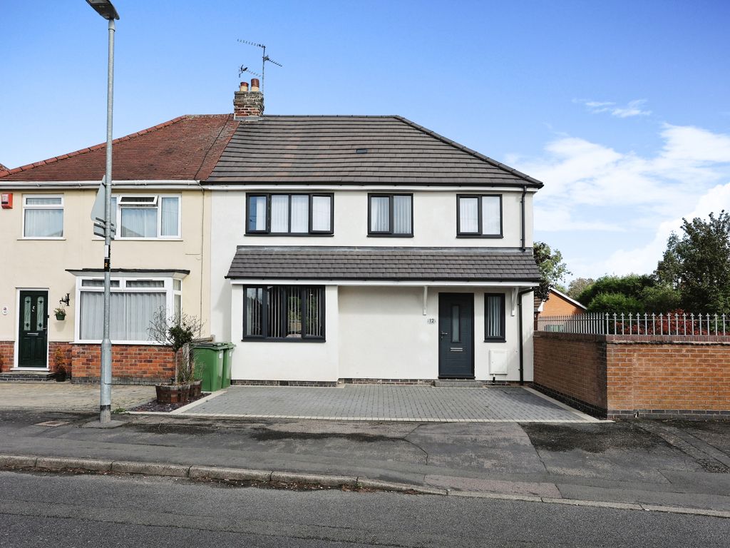 4 bed semidetached house for sale in Kings Walk, Leicester Forest East