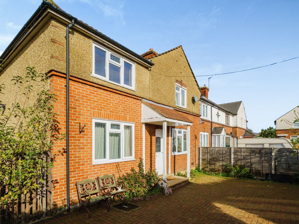 4 bed end terrace house for sale in Central Avenue, Enfield EN1 Zoopla