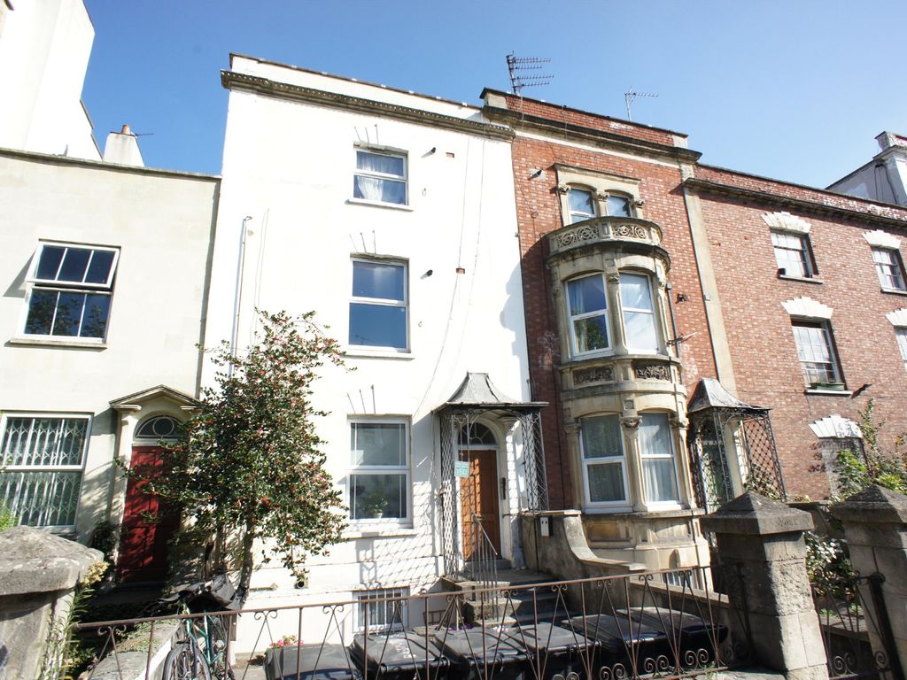 1 bed flat to rent in Cheltenham Road, Montpelier, Bristol BS6, £1,100