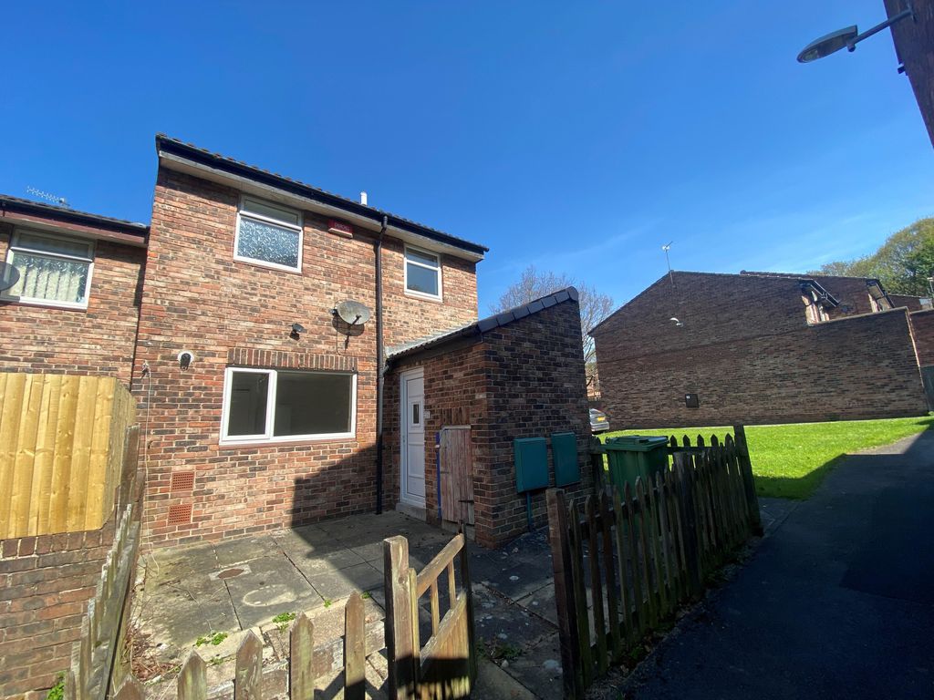 3 bed property to rent in Silk Mill Approach, Horsforth, Leeds LS16