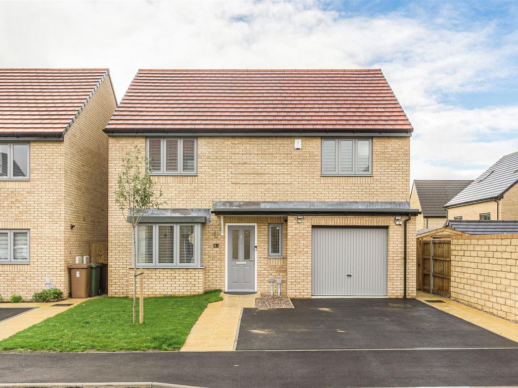 Carnelian Avenue, Glenvale Park, Wellingborough NN8