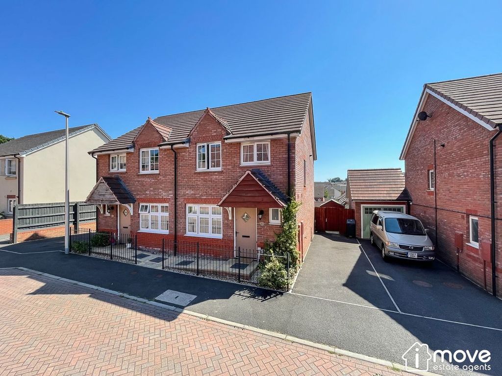 3 bed semidetached house for sale in Larkspur Drive, Newton Abbot TQ12 Zoopla