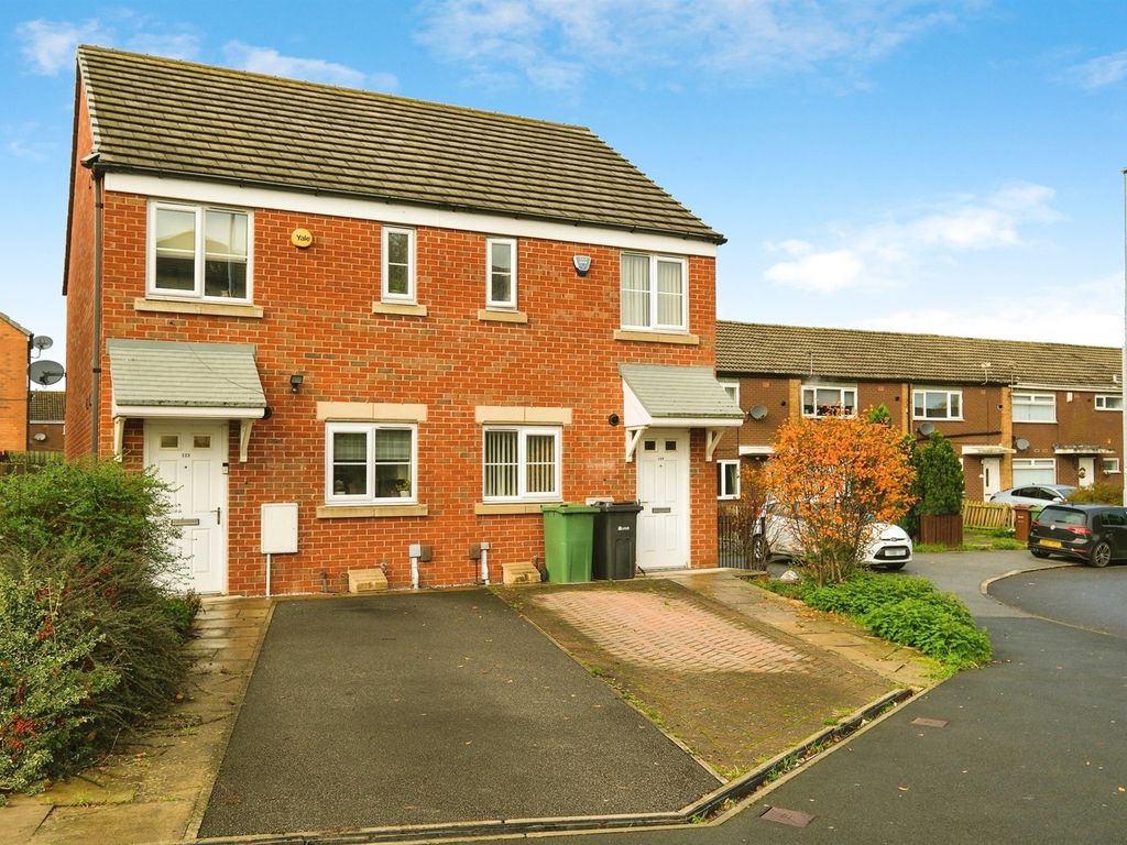 2 bed semidetached house for sale in Swarcliffe Avenue, Leeds LS14, £