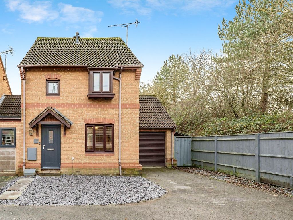 3 bed semidetached house for sale in Surrey Close, Totton, Southampton