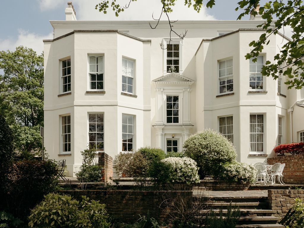 Prebendal House, Aylesbury, Buckinghamshire HP20  