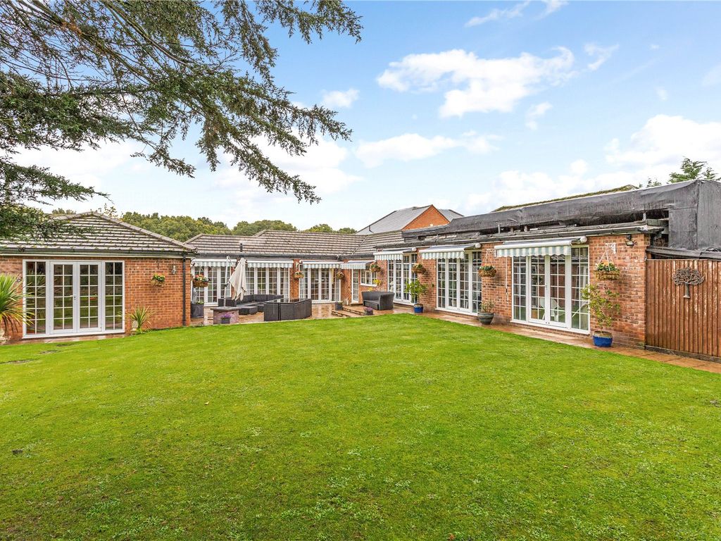 4 bed bungalow for sale in Booker Common, High Buckinghamshire