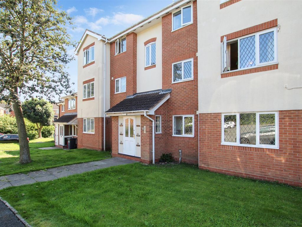 2 bed flat for sale in Ash Drive, Measham, Swadlincote DE12, £80,000