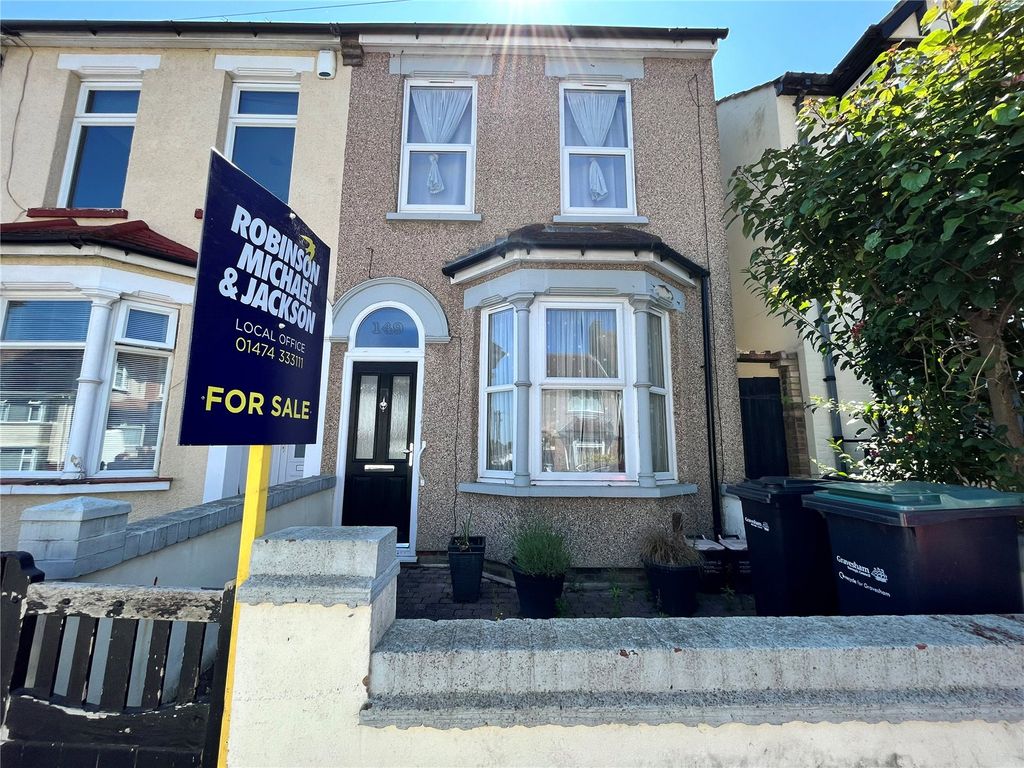 3 bed end terrace house for sale in Park Avenue, Northfleet, Gravesend
