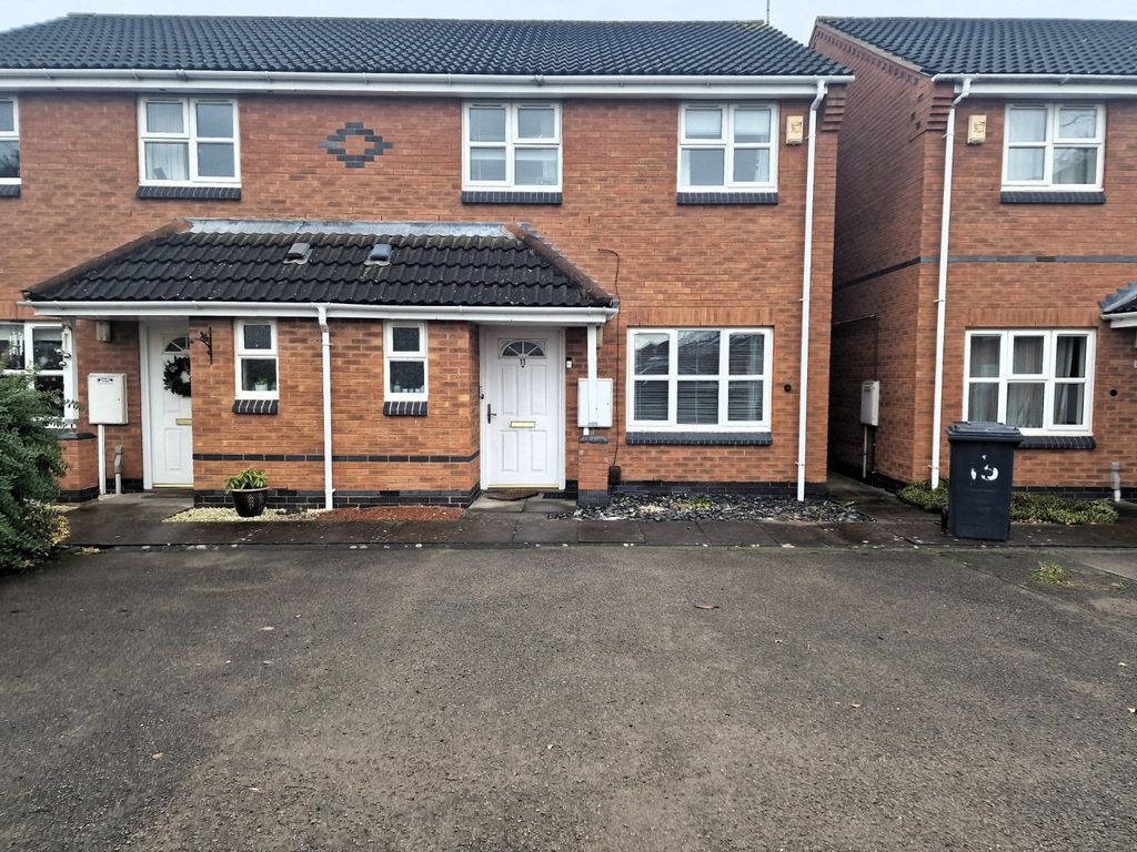 3 bed semidetached house for sale in Pembroke Close, Bedworth